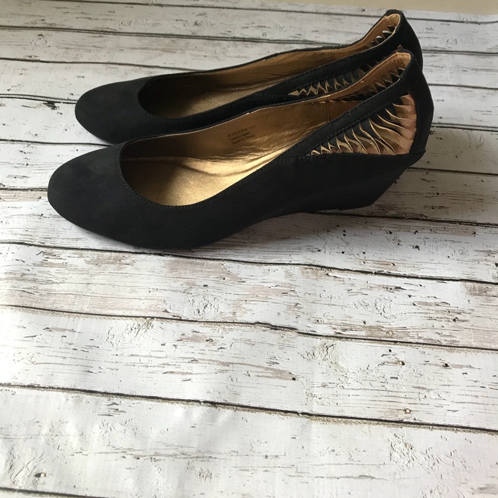 Black Wedge Heeled Shoes -Size 10 - Picture 4 of 8